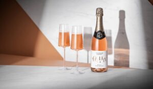 sparking non alcoholic rose summer essential