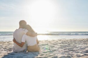 couple on a beach dating mistakes