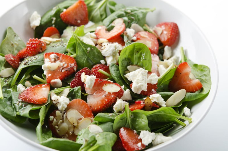 Strawberry Spinach Salad with Balsamic Dressing